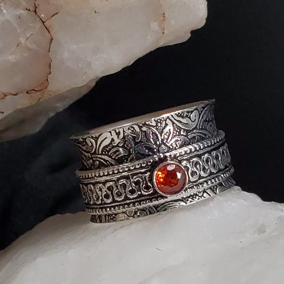 Artisan Silver Spinner Ring with Genuine Red Spinel Stone - Picture 2 of 3